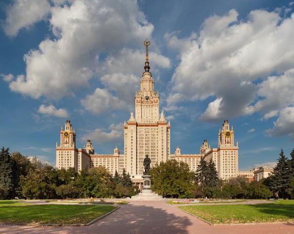 Выпускница МГУ защитила диплом на 