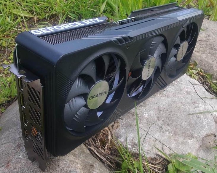 Обзор Gigabyte GeForce RTX 4070 Ti Super Gaming OC: производительная и тихая видеокарта с возможностью разгона и увеличенной гарантией / Мониторы и видеокарты / iXBT Live